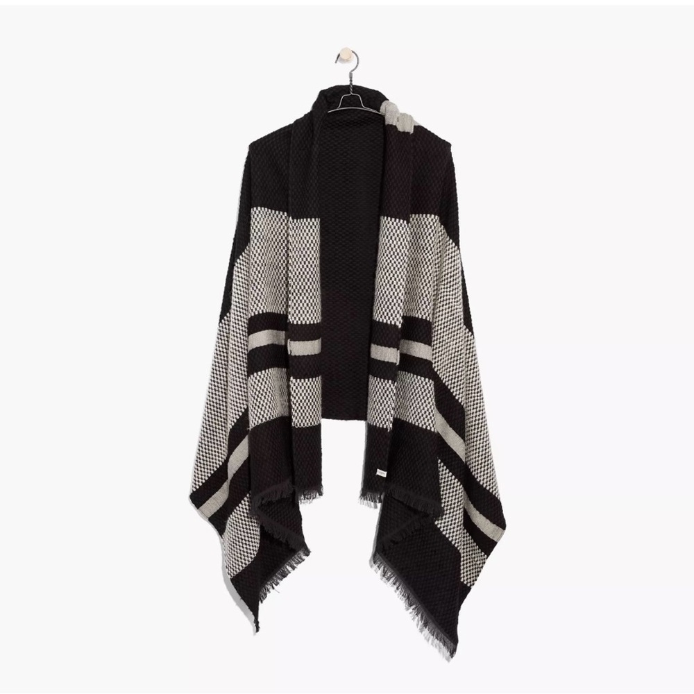 LEVI’S Striped Wrap Shawl Size OS